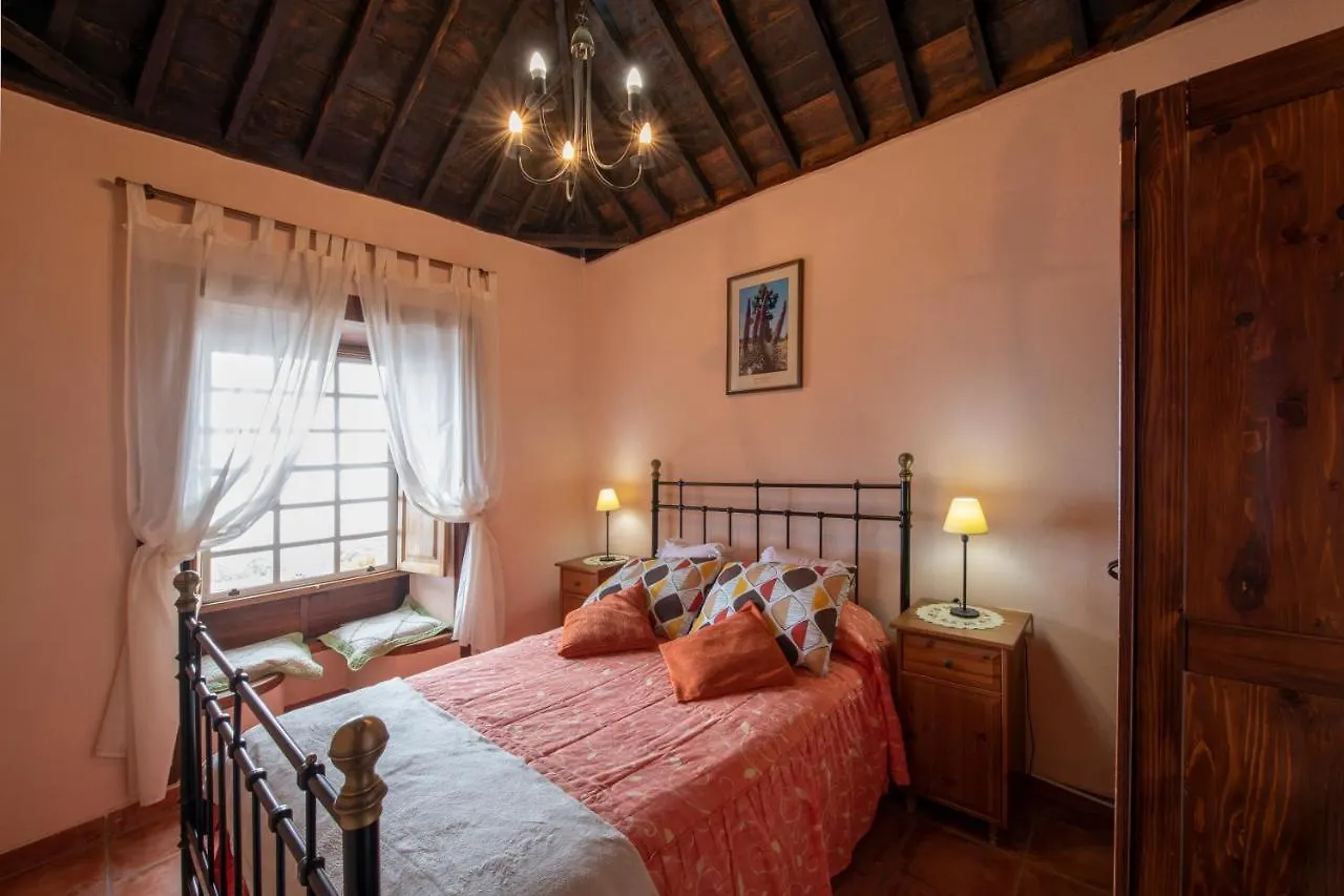 Casa Los Tajinastes 拉帕尔马岛丰卡连特 度假居